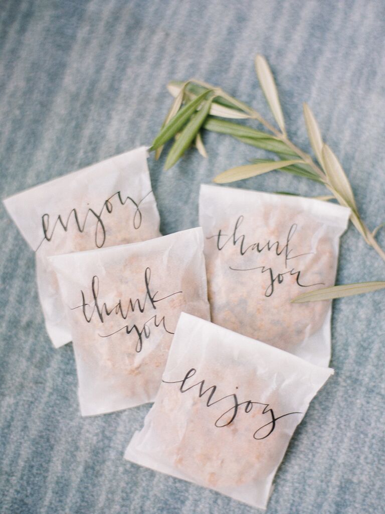 17 Edible Wedding Favors Your Guests Will Love