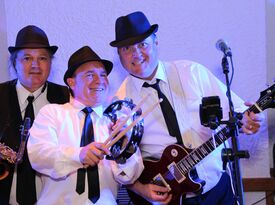Rusch Entertainment - The Ultimate Party Band CEYX - Variety Band - Freeland, MI - Hero Gallery 3