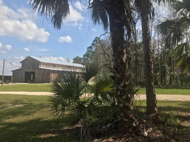 Misty Morning Barn @ Clutch Farms | Reception Venues - Fort Myers, FL