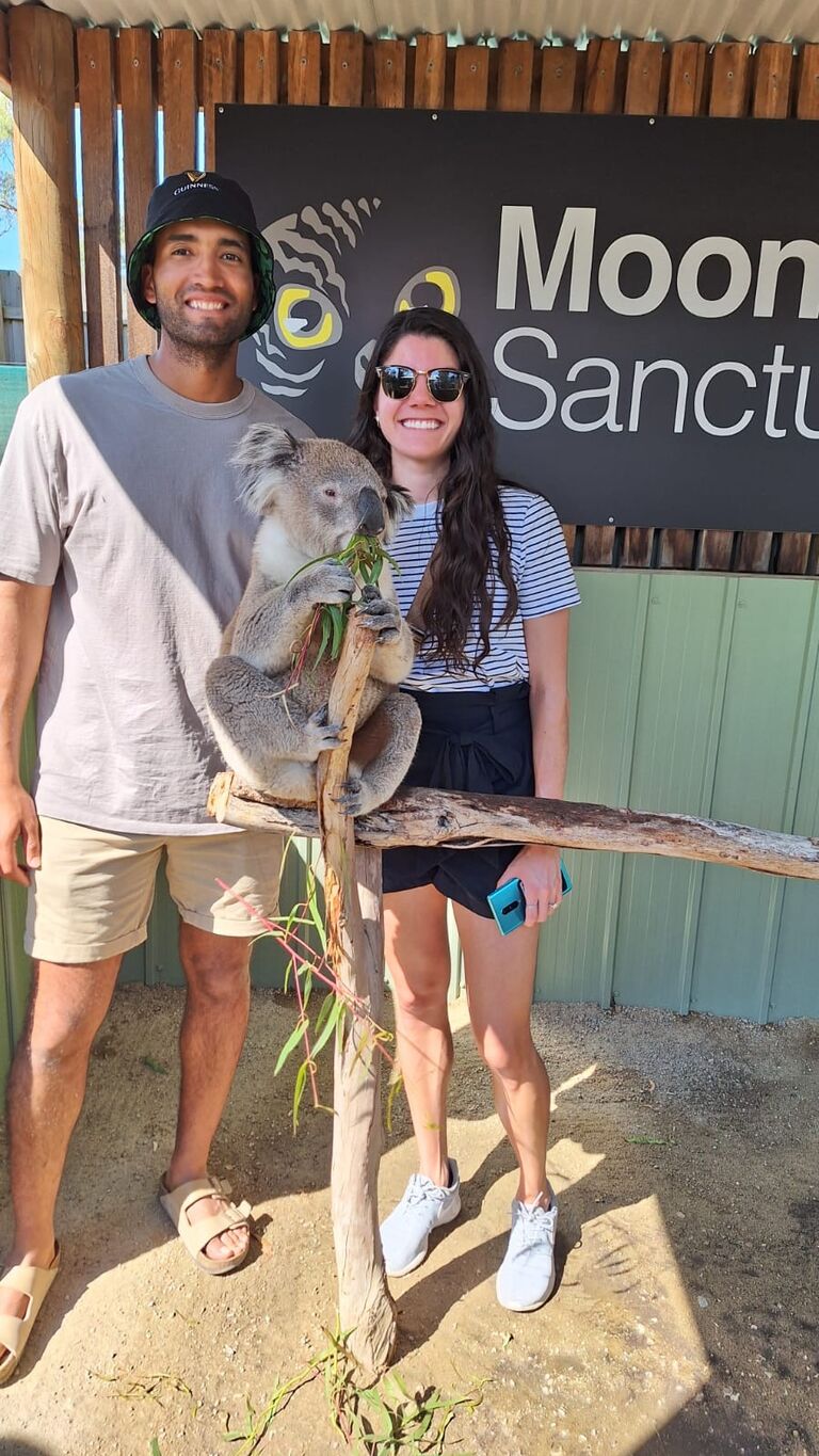 Diego visits Ana Laura in Melbourne
