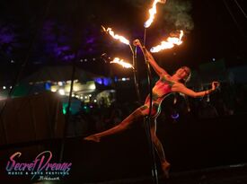 Flow With Tay LLC - Circus Performer - Columbus, OH - Hero Gallery 4