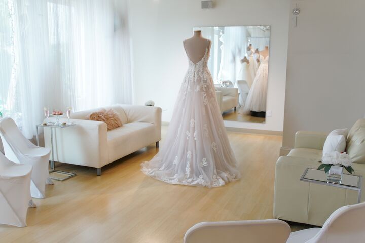 fantastic finds bridal salon