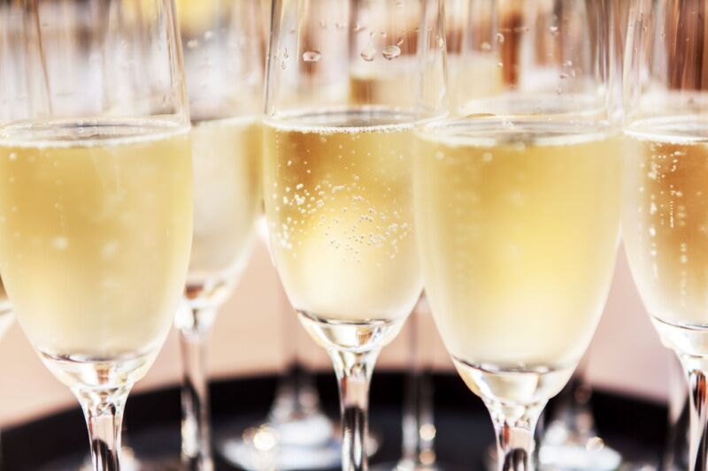 Champagne and sparkling apple juice Princess Diaries themed party ideas