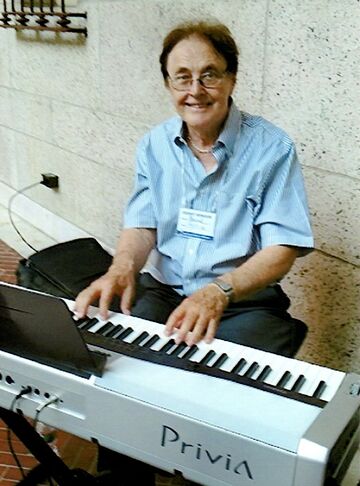 Russ Carlton - Singing Pianist & Keyboard Artist - Singing Pianist - Natick, MA - Hero Main