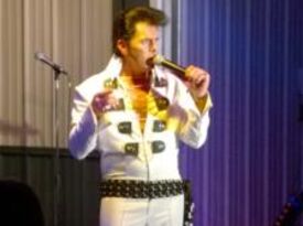 Rob E. as Elvis & Neil Diamond - Elvis Impersonator - West Haven, CT - Hero Gallery 3