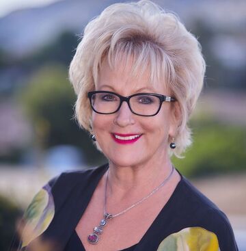 Carolyn Gross | Creative Life Solutions - Motivational Speaker - San Diego, CA - Hero Main