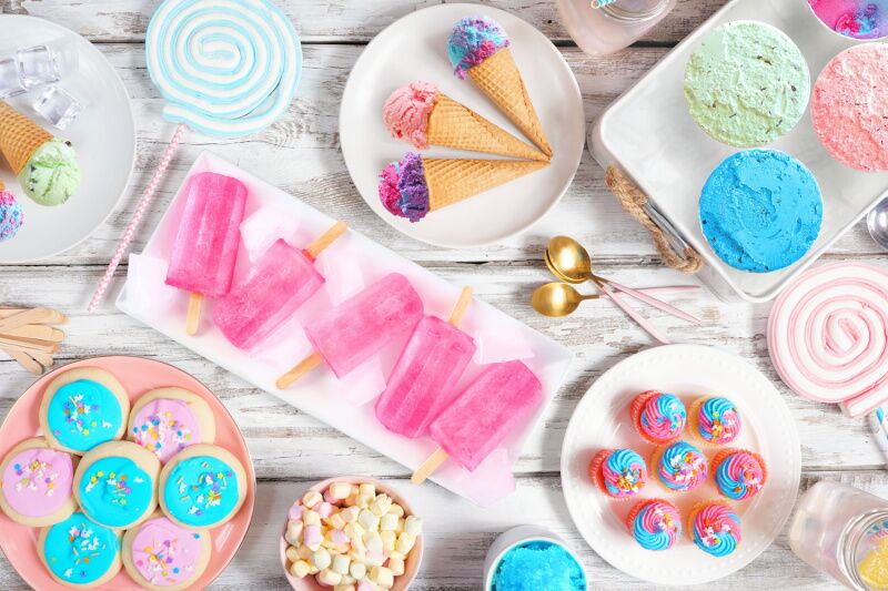 Gender reveal party ideas - what's the scoop theme