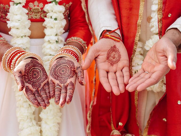 Unique Back hand Bridal Mehndi Design - Wedding Secrets