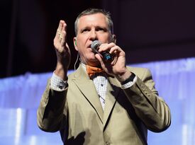 Darron Meares - Bowtie Benefit Auctions - Auctioneer - Simpsonville, SC - Hero Gallery 3