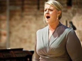 Jenna Schroer, Soprano - Classical Singer - Cincinnati, OH - Hero Gallery 4