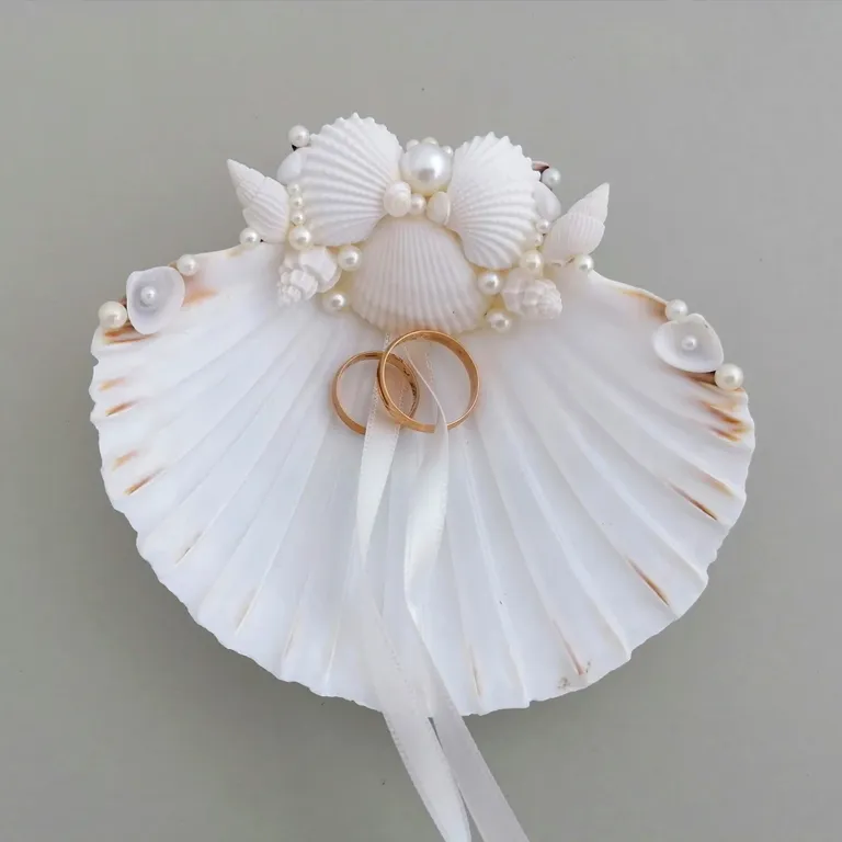 Seashell engagement store ring holder