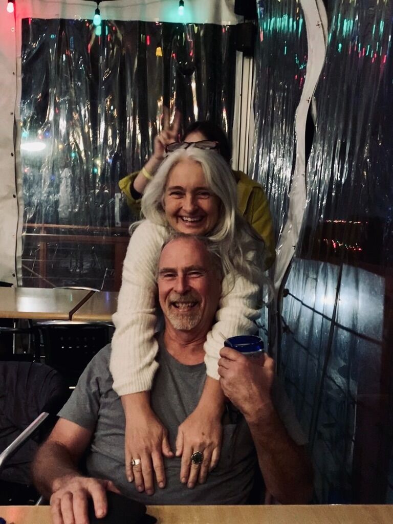 Good grub at the County Line.
Especially with the gal in the back seating us!