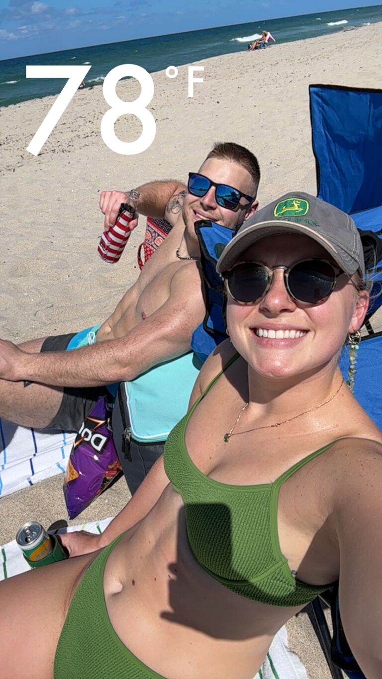 Matt & Katie go on their first of many vacations... visiting their old stomping grounds at the beaches of Fort Lauderdale during St. Paddy's Day 🍀