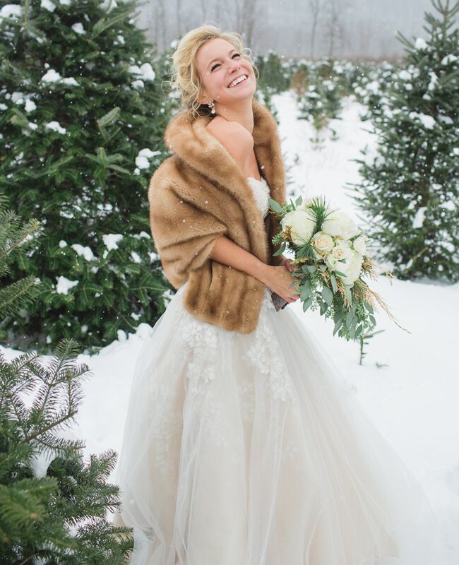 A Cozy (And Glitzy!) Winter Wedding