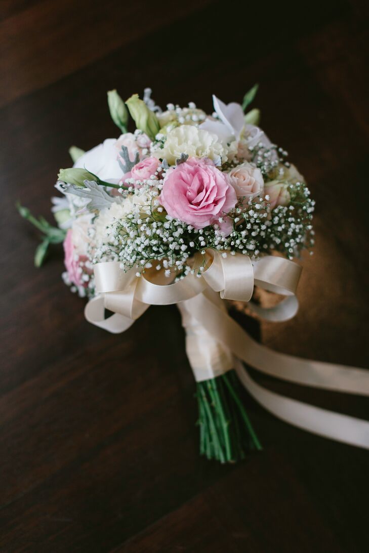 white-and-pink-bridal-bouquet-with-champagne-ribbon-tie