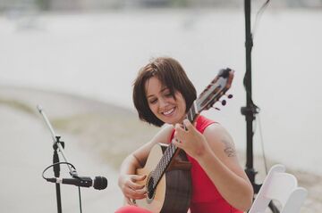Isabella Mullins Classical Guitar - Classical Acoustic Guitarist - San Diego, CA - Hero Main