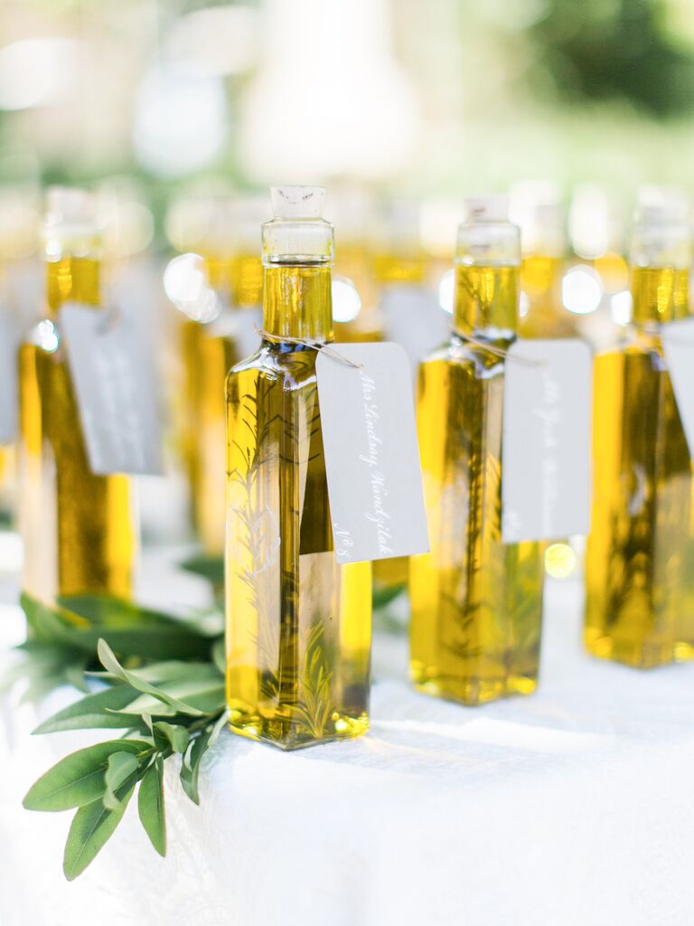 17 Edible Wedding Favors Your Guests Will Love