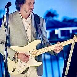Experience Clapton EC Live!, profile image