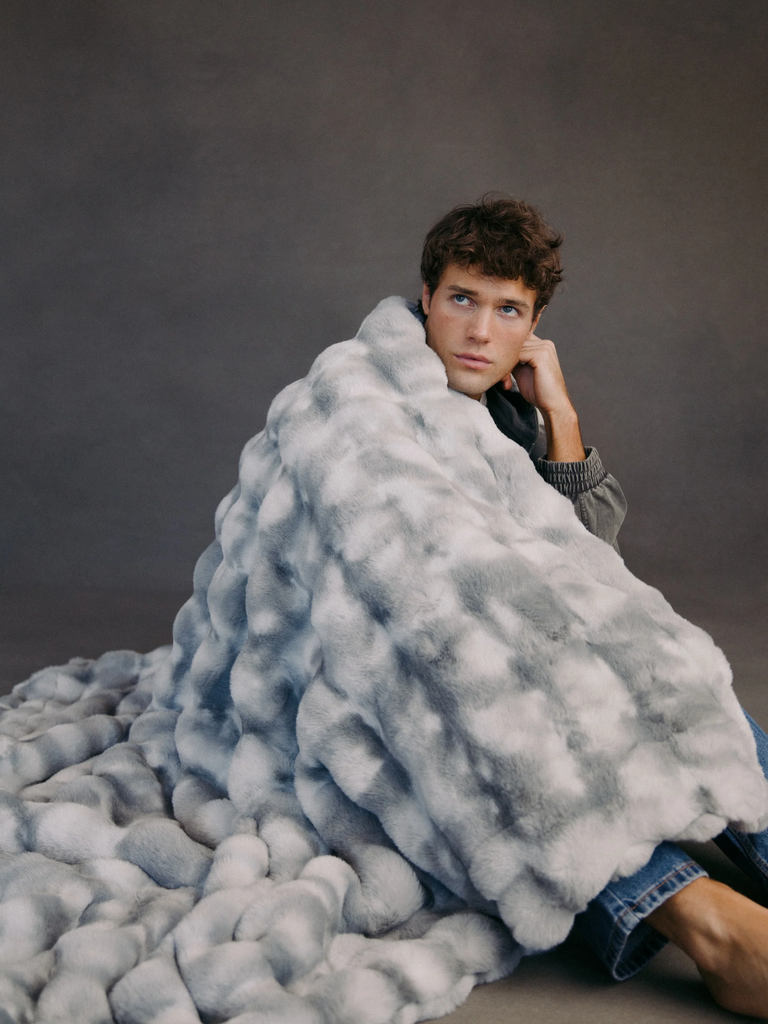 Faux-fur blanket