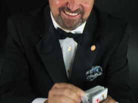 Brady Glen: Close-up Magic / Mentalism - Magician - Anaheim, CA - Hero Gallery 3