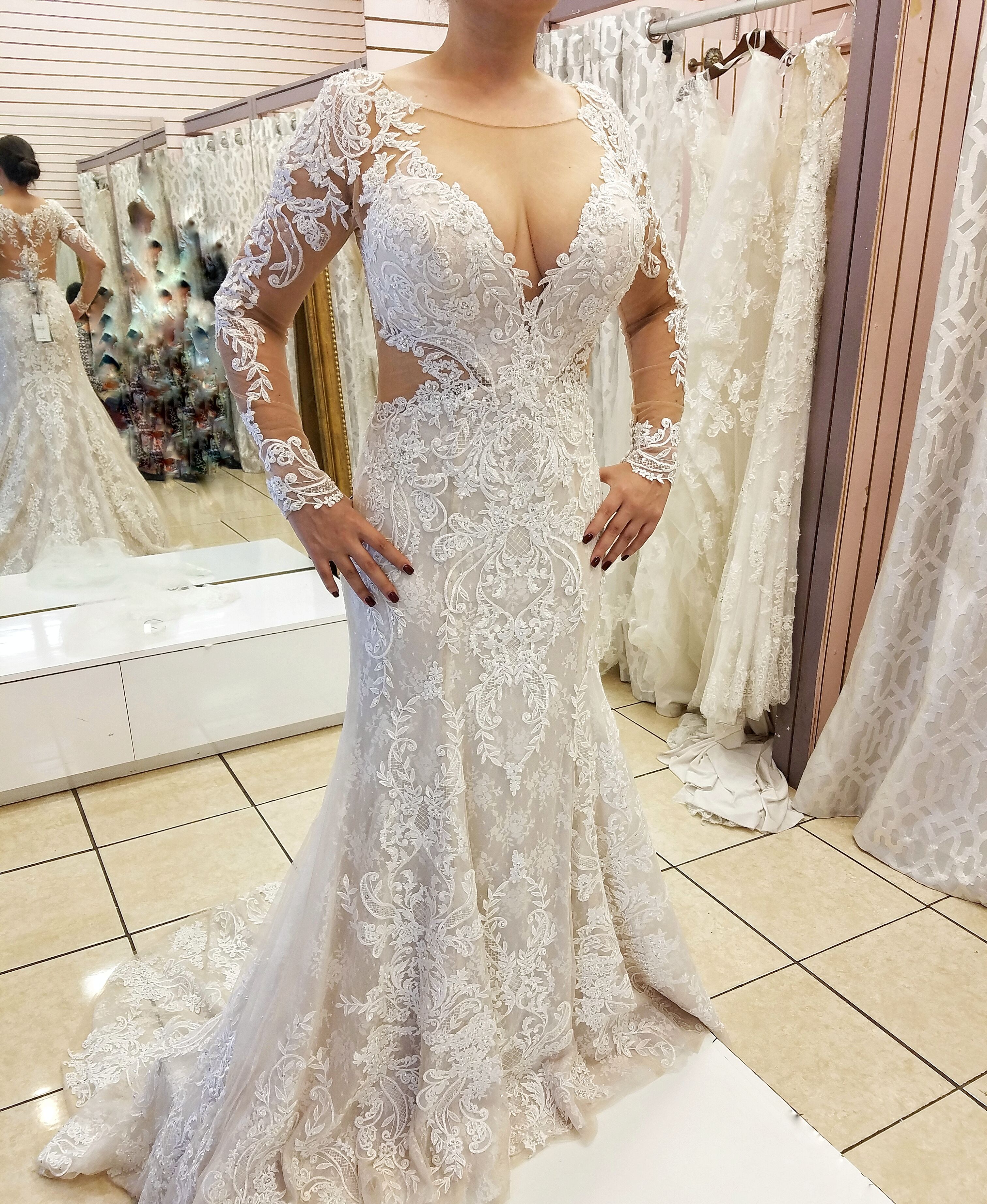 La fashion outlet district wedding dresses