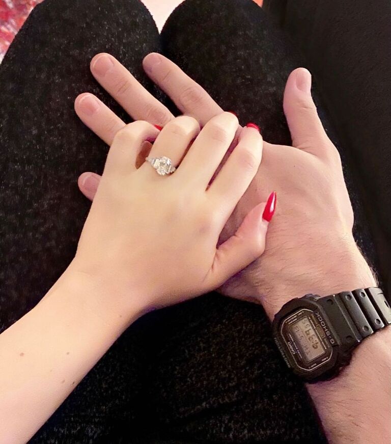 kat dennings engaged