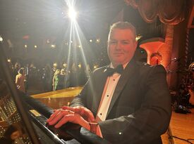 Dr. Tyler Robertson, Pianist & Organist - Pianist - Cincinnati, OH - Hero Gallery 3