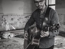 Ryan Smith Guitar - Acoustic Guitarist - Fayetteville, WV - Hero Gallery 4