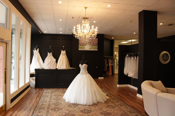 Thornbury Brides Bridal  Salons New  Bern  NC 