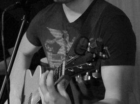Dustin Bradley - Acoustic Guitarist - Manchester, CT - Hero Gallery 2