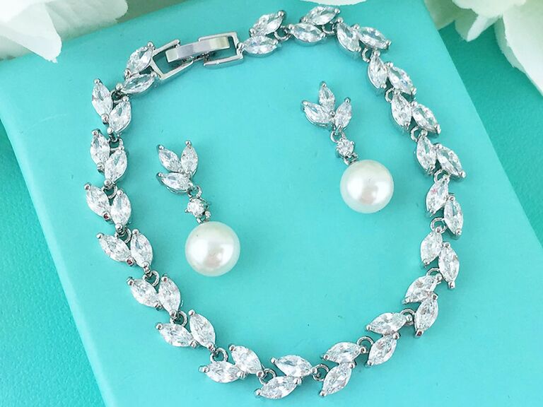 Pearl and crystal earring and bracelet bridesmaid jewelry set