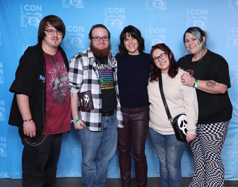 Steel City Con meeting Neve Campbell