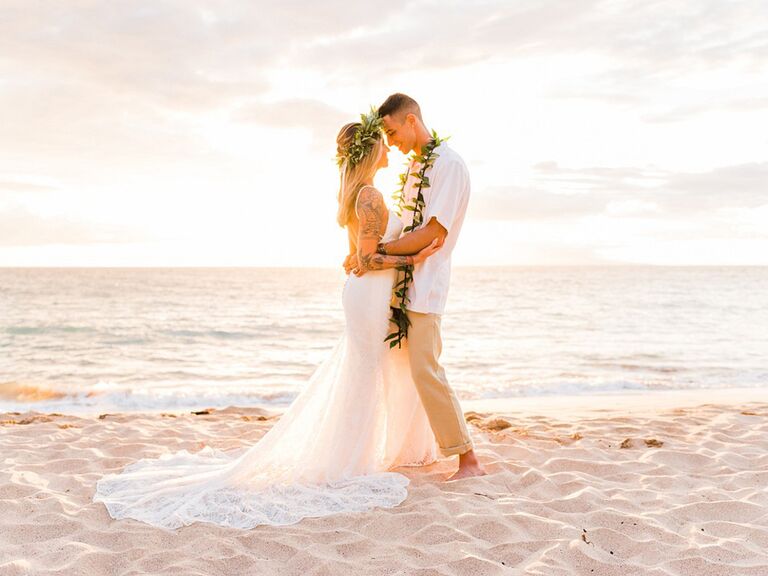 The Traditional Hawaiian Wedding Ceremony Unveiled By Zola