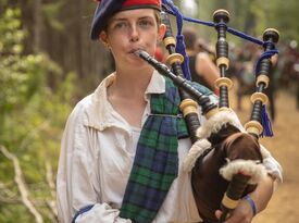 Jenna Bagpipes - Bagpiper - Montreal, QC - Hero Gallery 2