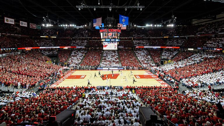Emma and Zac get to know each other after meeting on a dating app and go on a few dates including one at a Wisconsin Badgers basketball game