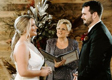 Weddings By Bonnie - Wedding Officiant - Tampa, FL - Hero Main