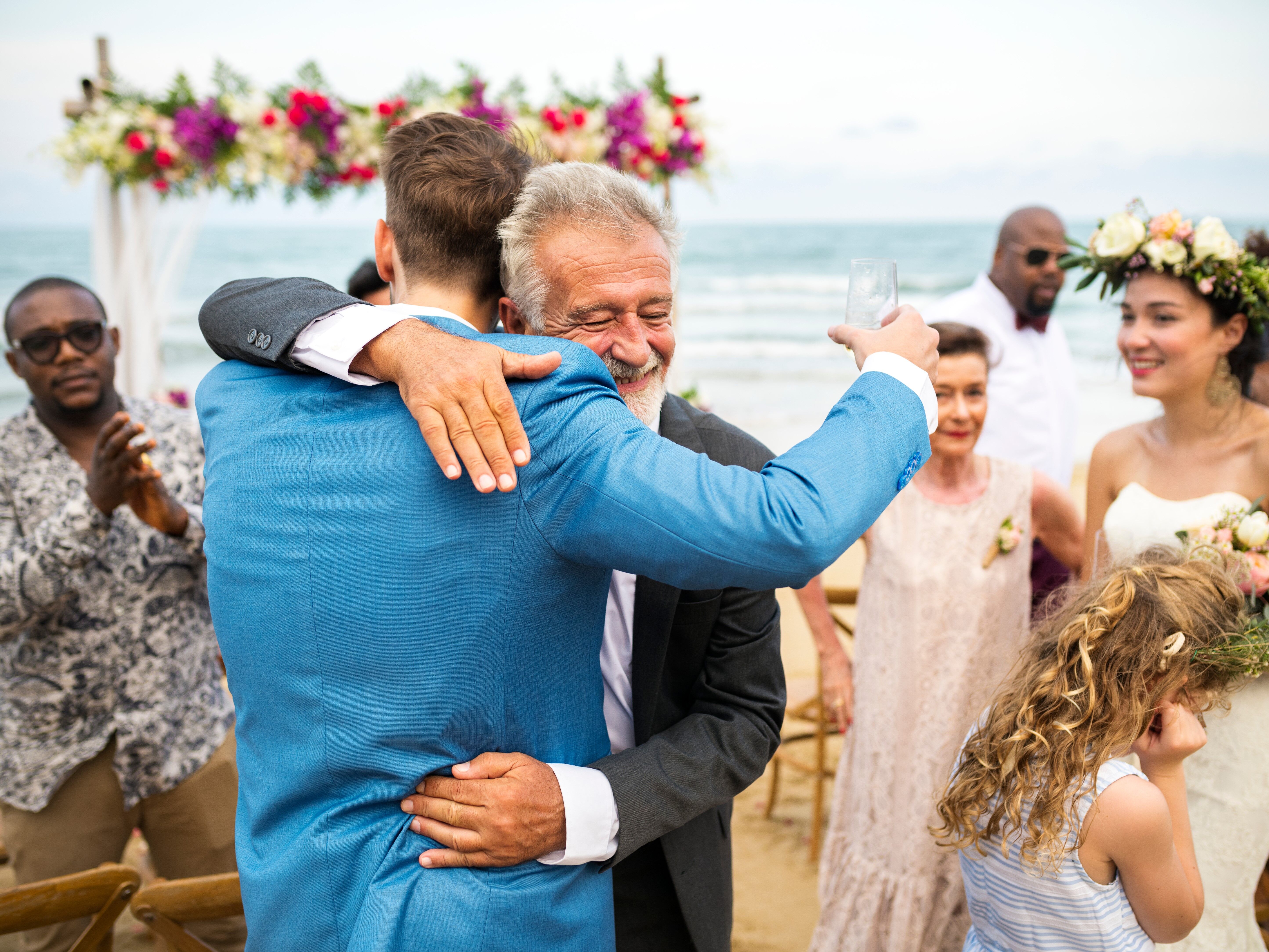 How to Write a Letter to Your Dad on Your Wedding Day