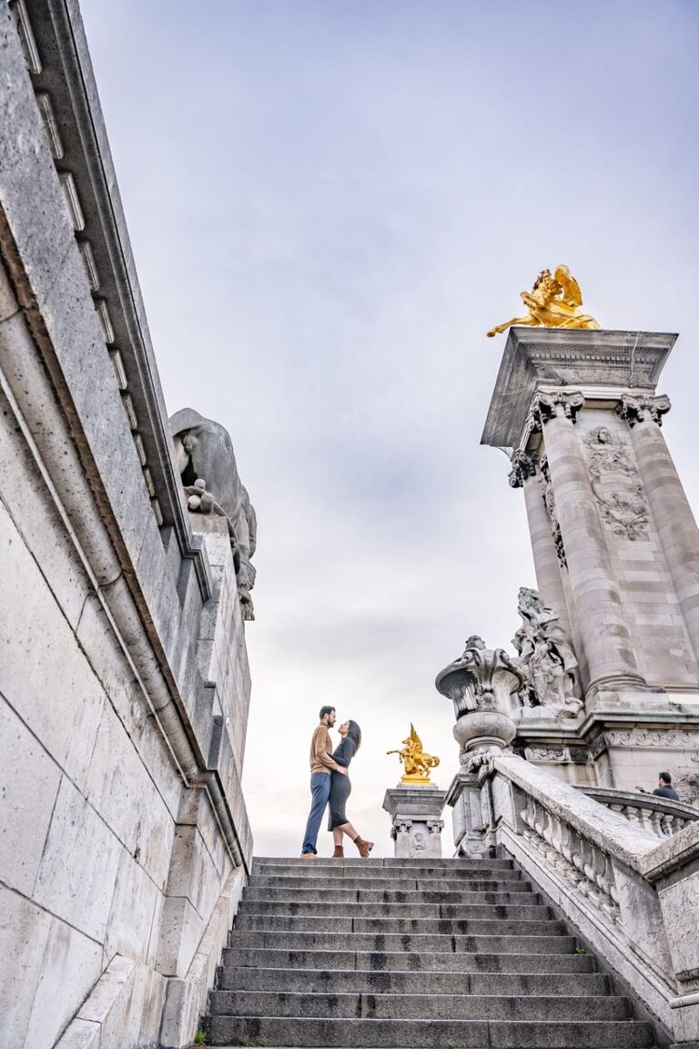 Jeo surprised Ana with the best engagement in Paris, their first trip abroad together. 