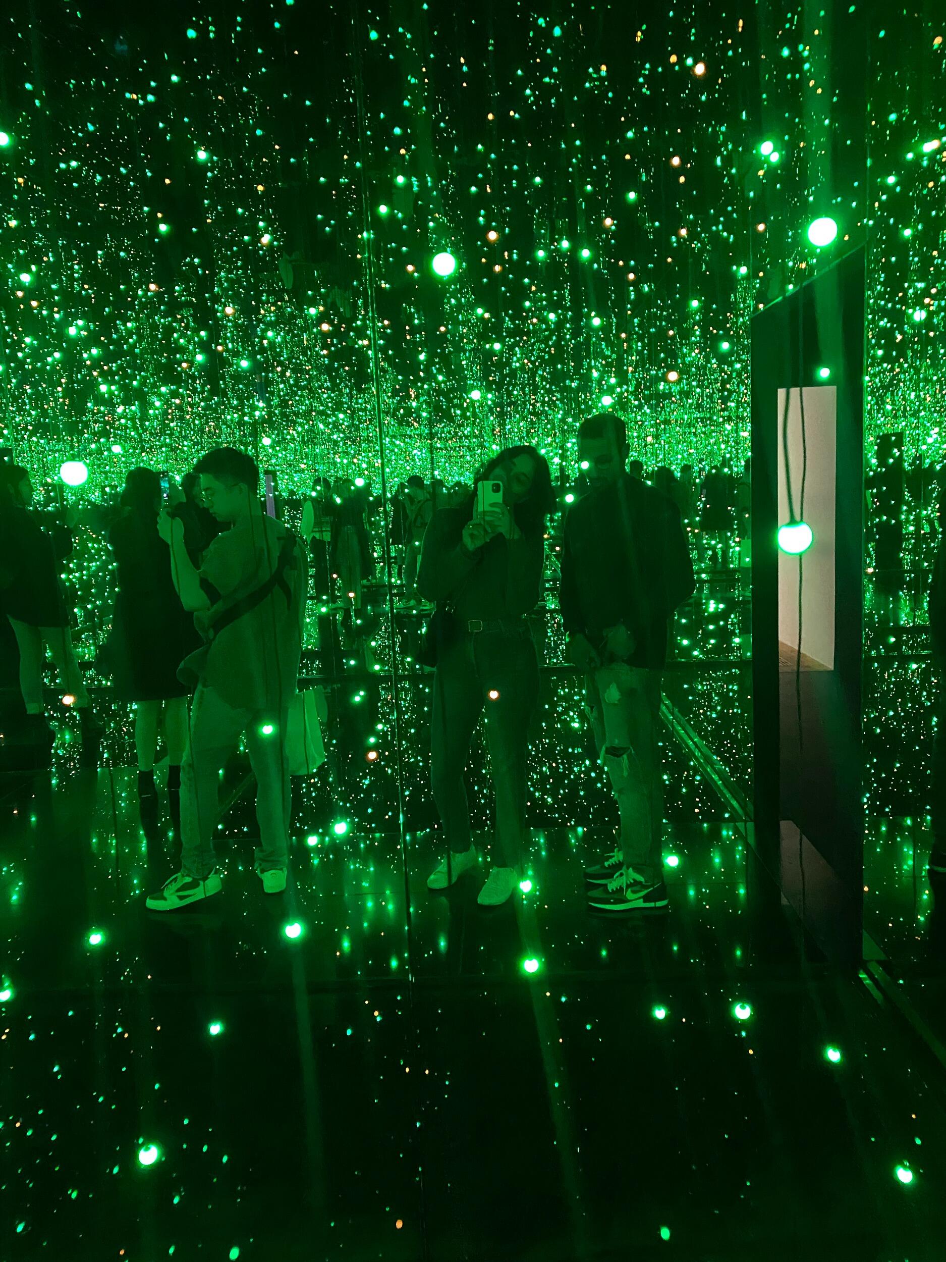 @Tate Modern 
Another date night! A visit to the Tate to check out Yayoi Kusama Infinity installation. 
