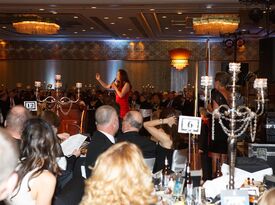 Benefit Auctioneer - Jennie Heal - Auctioneer - Scottsdale, AZ - Hero Gallery 3