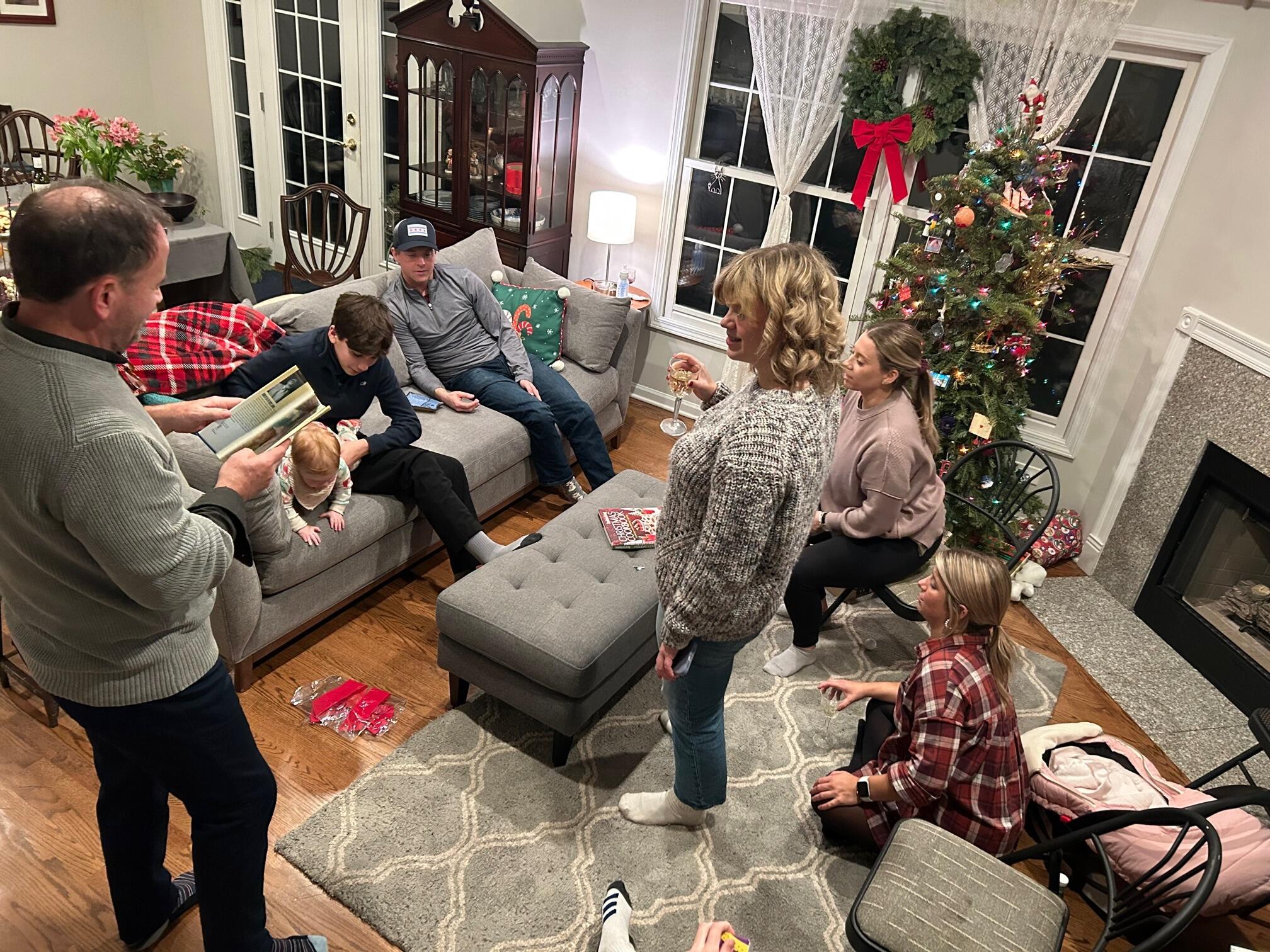 The Family Summit: John Will, Emma, Sarah, Abby, Chad and Shea join Julia and Mark on Christmas Eve!