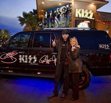 KISS Limousines Las Vegas - Event Limo - Las Vegas, NV - Hero Main