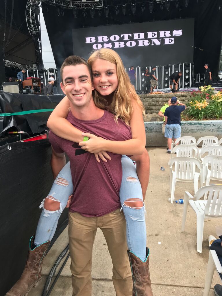 Country Thunder