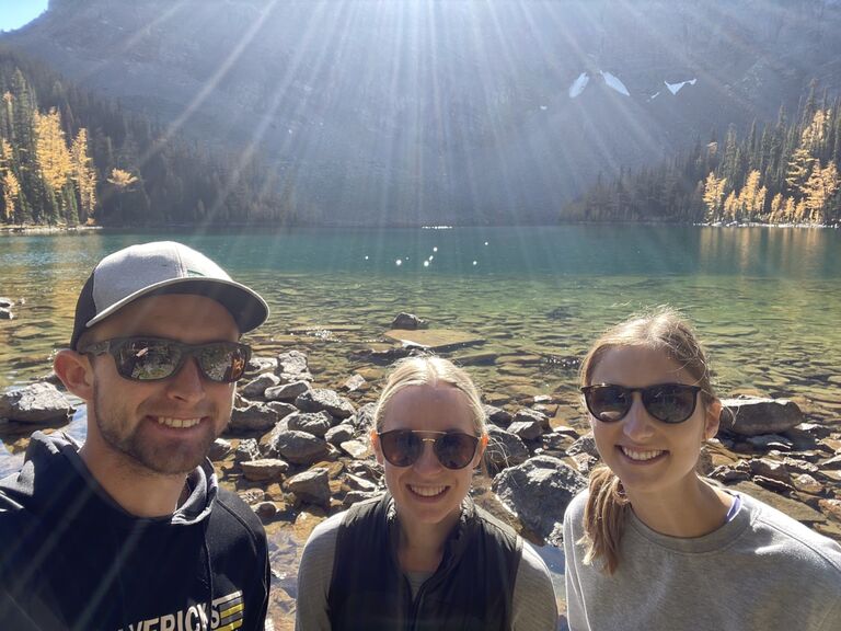 Hiking Arnica Lake with Raelle - love larch season in the mountains!