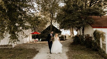 Real Weddings - Tobacco Barn Farm