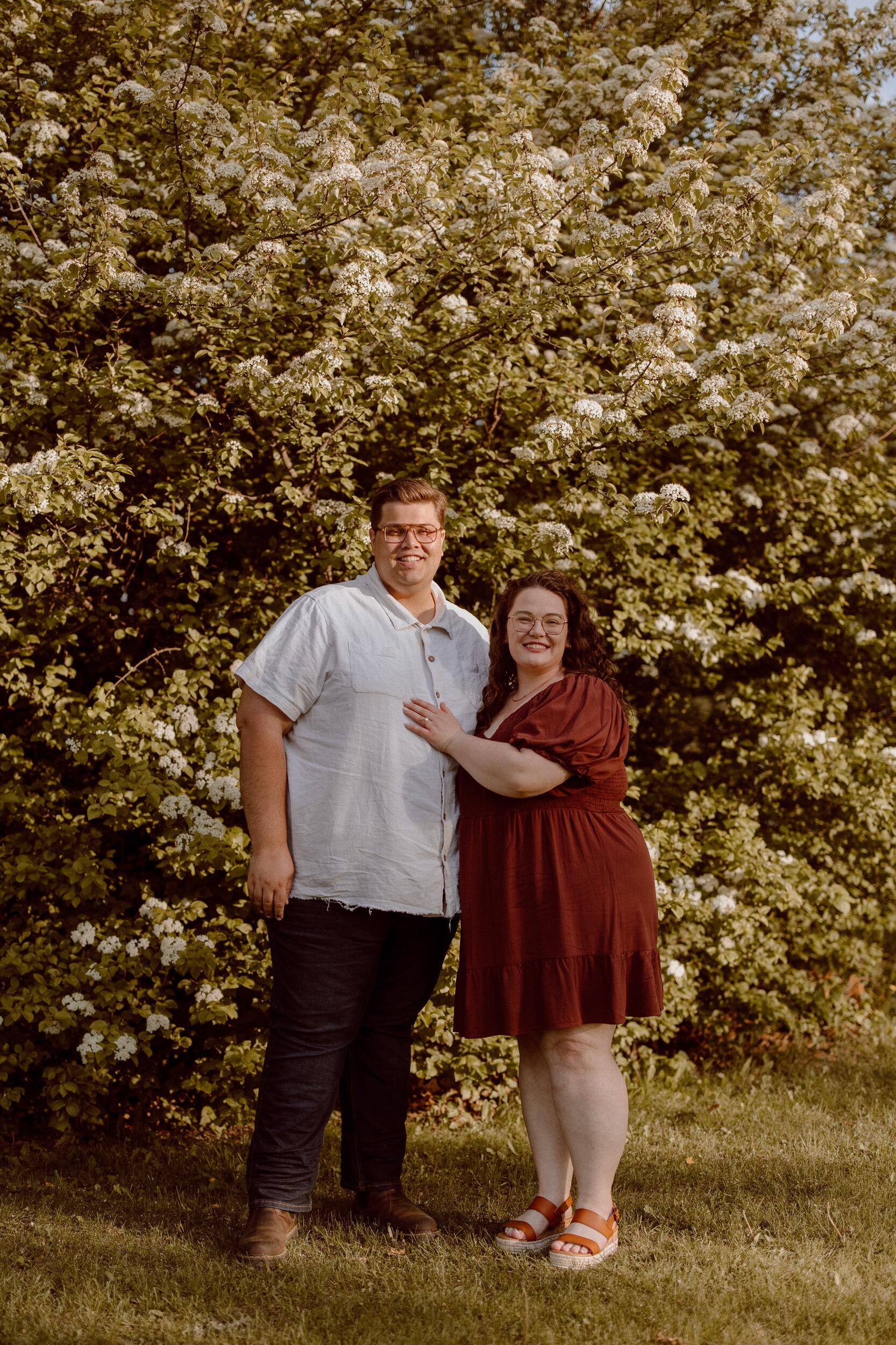 They took official engagement pictures with their wedding photographer, Hana. And she captured the best moments!