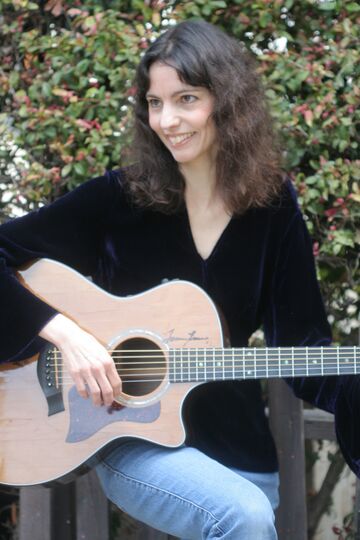 Helen Avakian - Acoustic Guitarist - Mineral Point, WI - Hero Main