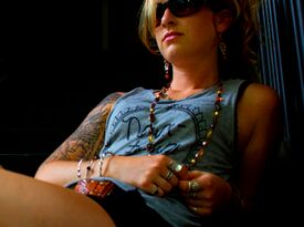 Molly Durnin - Singer Guitarist - Charleston, SC - Hero Gallery 3