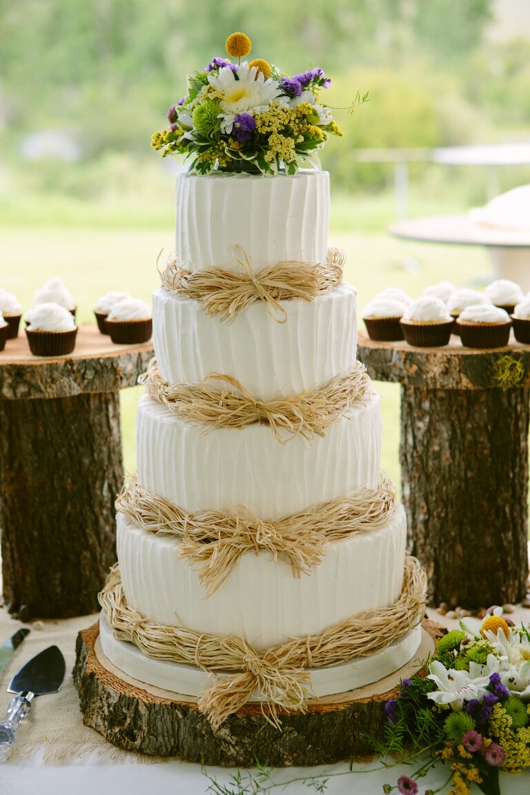 Featured image of post Buttercream Icing Wedding Cake Photos : This gives any cake a unique look worthy of any wedding celebration.