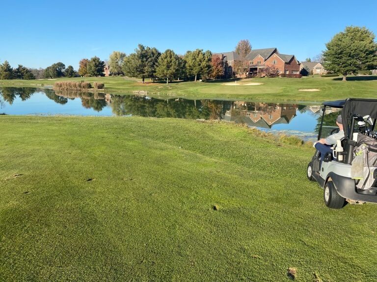 First golf outing together... and the first picture I ever took of  Ben <3 
Little did I know, Houston Oaks would become my favorite golf course, but not because of the golfing... stay tuned.